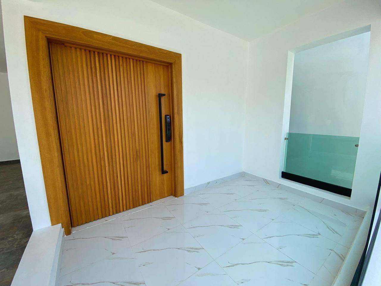 Moderna Casa con Habitación en Planta Baja y 2 Cocinas con Línea Blanca Incluida de Venta en Villa María!