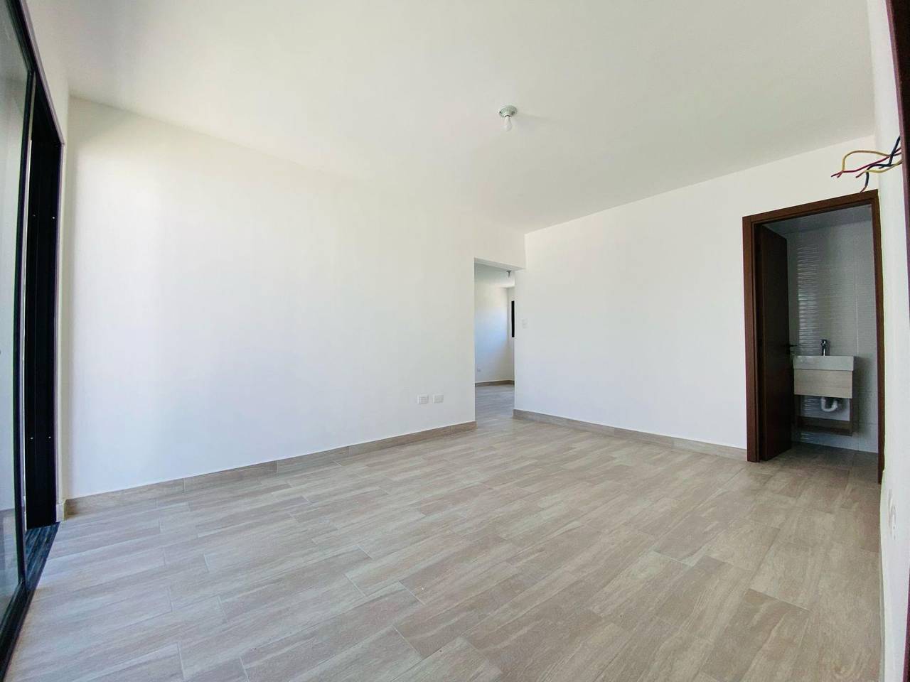 Moderno Apartamento de 3 Habitaciones con Piscina y 2 Parqueos de Venta en la Carretera Don Pedro!