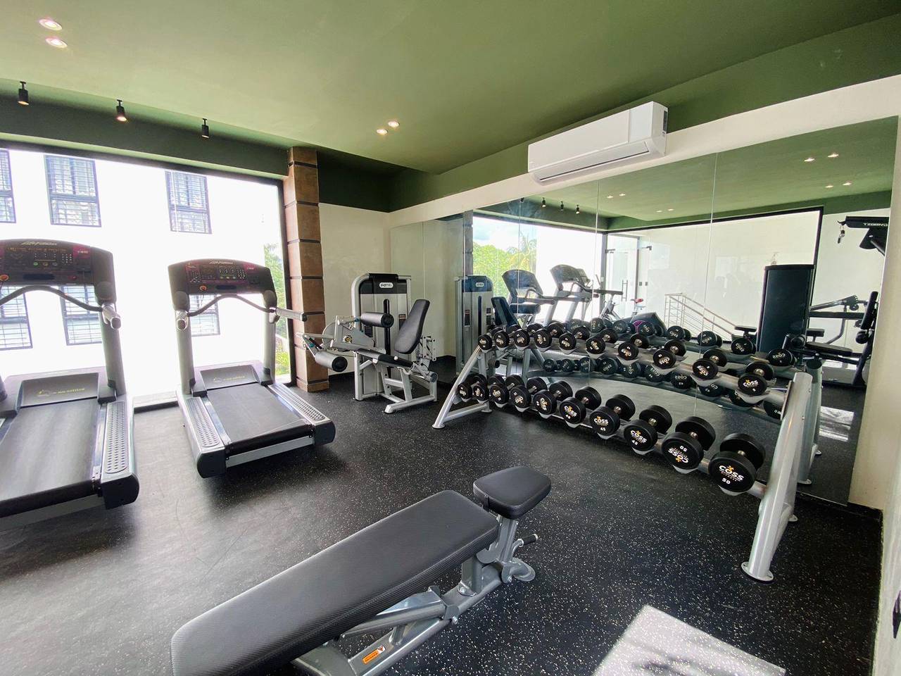Nuevo y Moderno Penthouse de 3 Habitaciones con Terraza Privada, Gimnasio y Piscina de Venta próximo a Los Laureles!